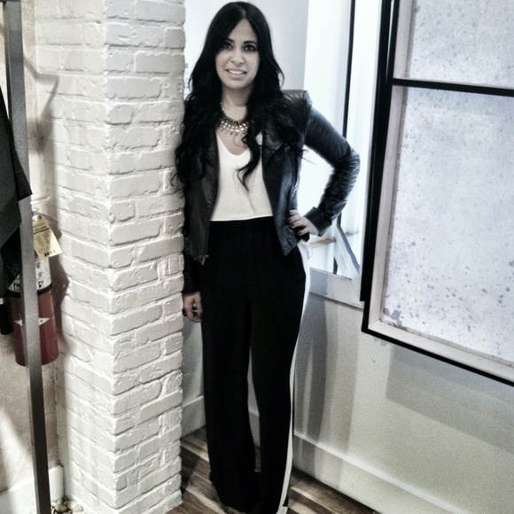 Meet your Posher ✨ - Picture 4 of 8